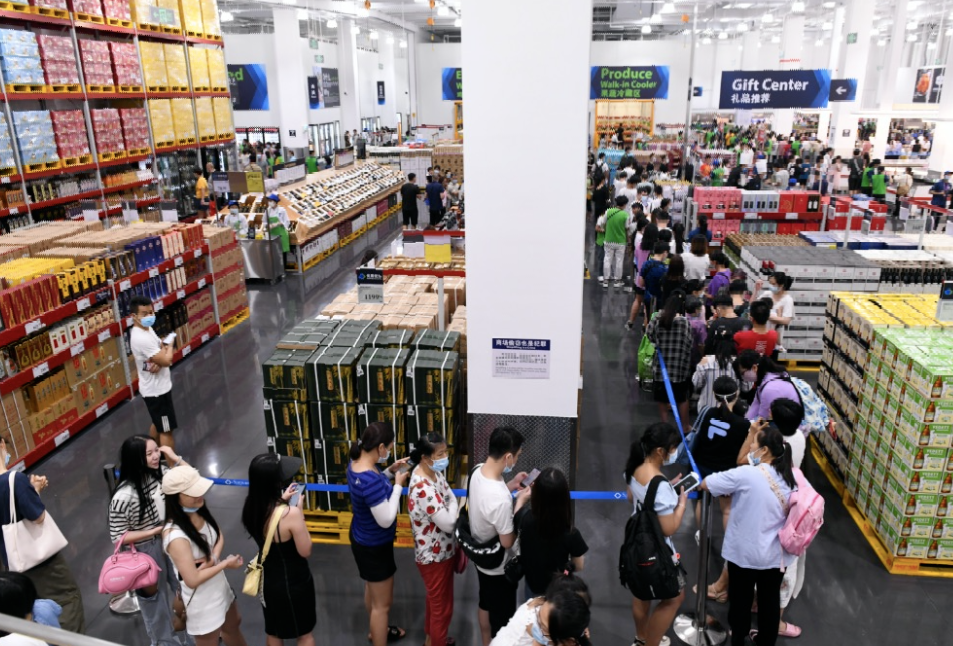 深受港人北上掃貨喜愛的山姆超市,近日接連爆出食品安全事故